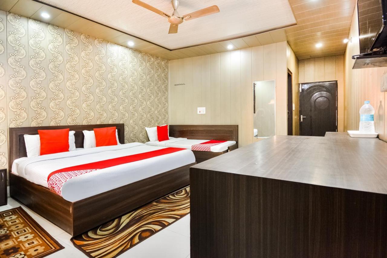 Oyo 46152 Hotel Neelam Karnal Exterior photo